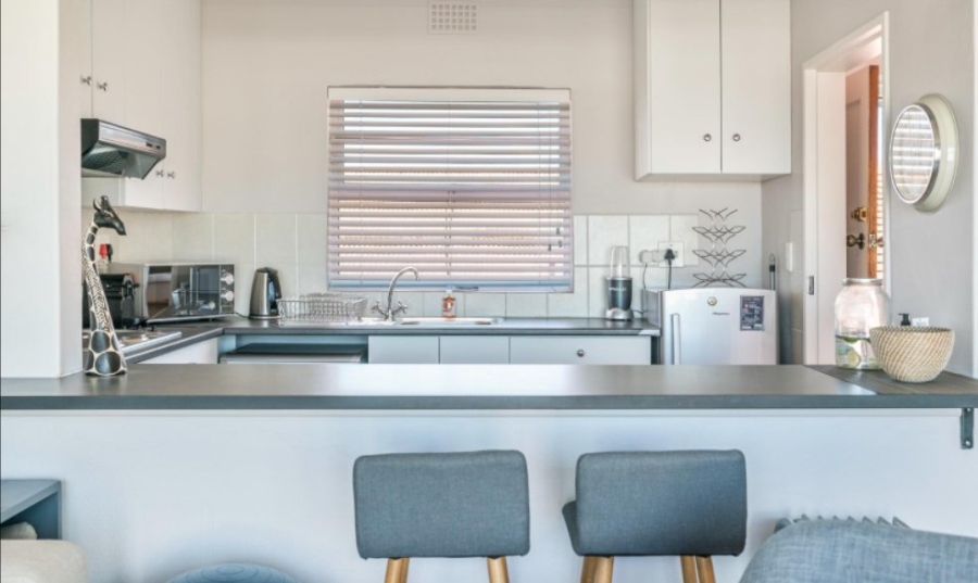 To Let 1 Bedroom Property for Rent in Three Anchor Bay Western Cape